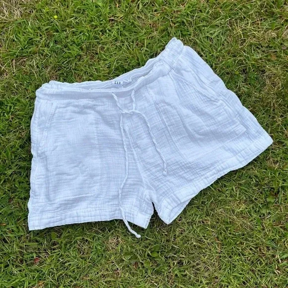 Gap White 100% Cotton Shorts - S - Picture 1 of 4